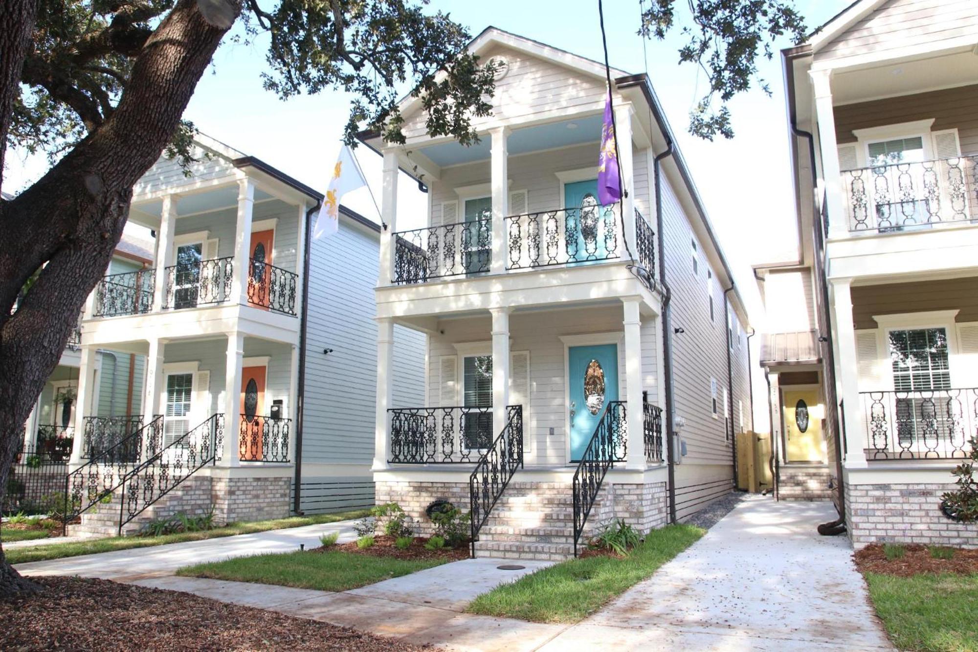 Holiday home 3br Midcity Gem Pet-friendly, Near Fq & Streetcar *