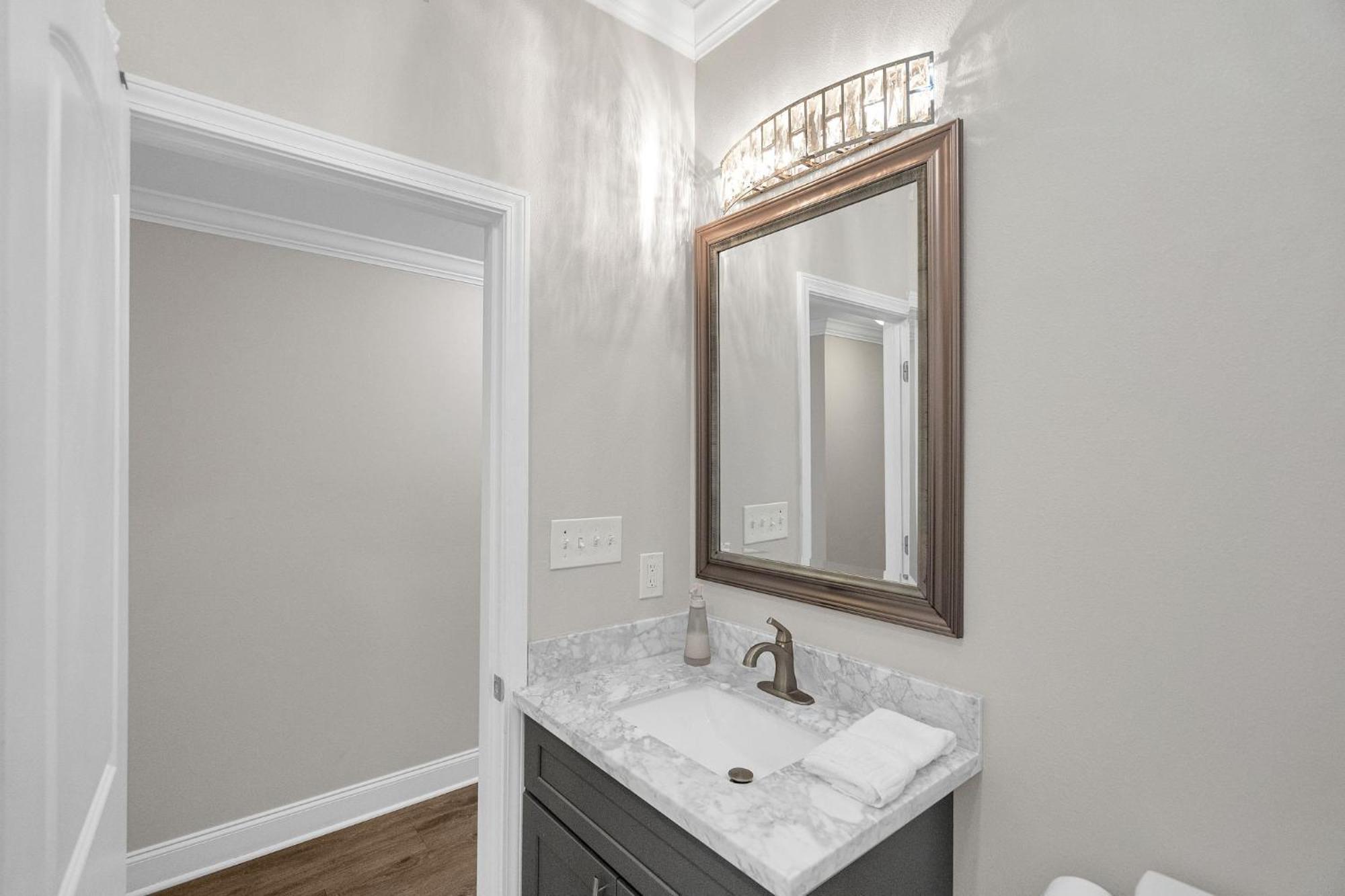 3br Midcity Gem Pet-friendly, Near Fq & Streetcar *