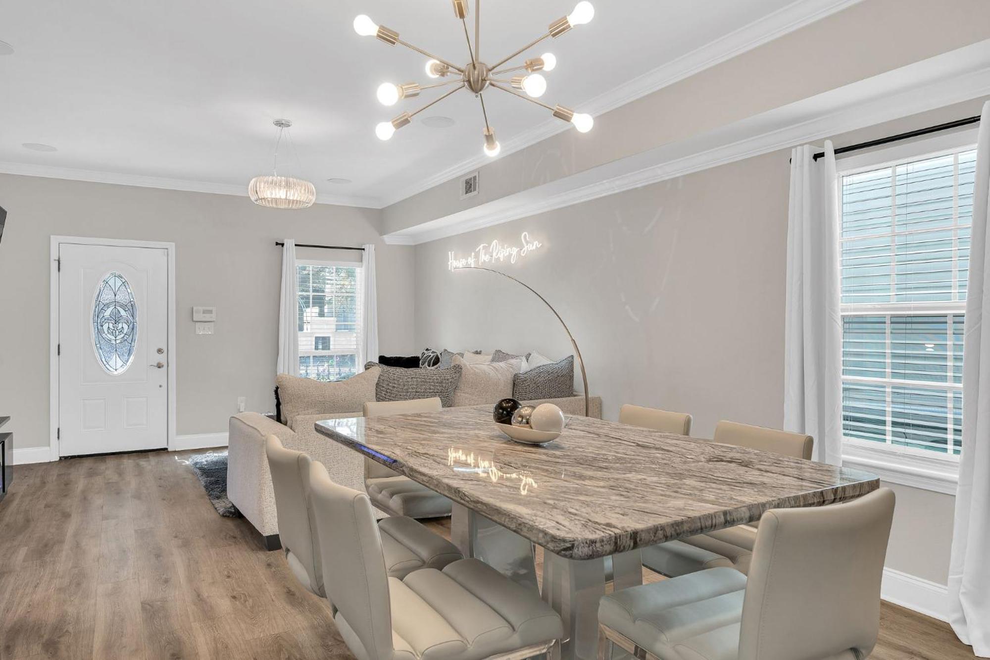 Holiday home 3br Midcity Gem Pet-friendly, Near Fq & Streetcar